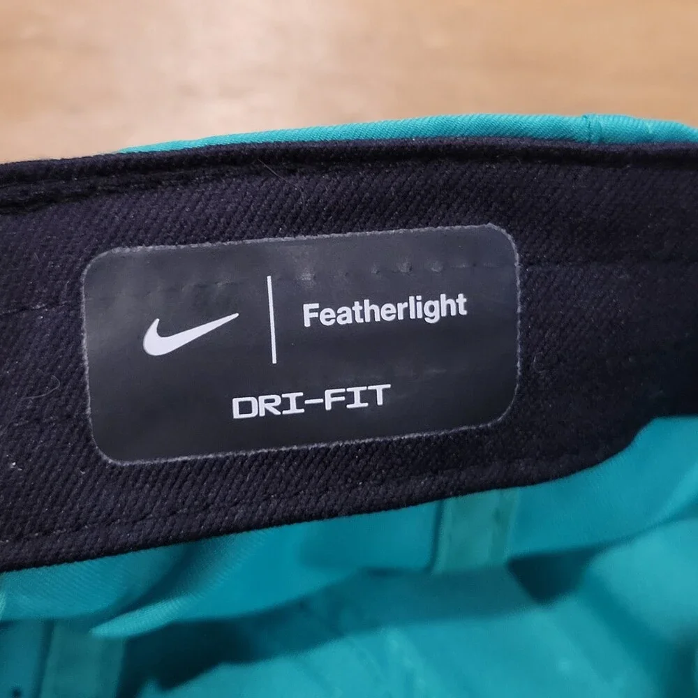 Nike Featherlight Hat Strap Back Green Reflective Swoosh Running Golf Tennis